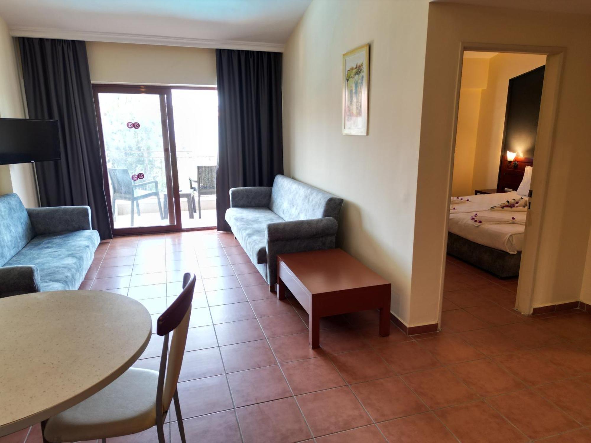 Hotel apartamentowy Lemas Side